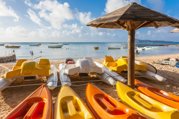 kayaks et pédalos sur plage de Bain-Boeuf, île Maurice