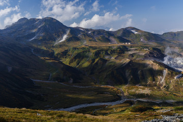 眼下に広がる立山室堂