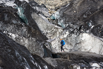 Senderismo por el glaciar Solheimajokull, Islandia.