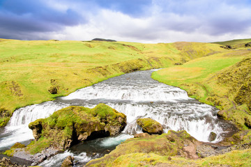 pen&iacute;nsula de Snaefellsnes. Escena de la ma&ntilde;ana pintoresca y hermosa. Lugar famoso de la cascada de Kirkjufellsfoss, Islandia, Europa. 