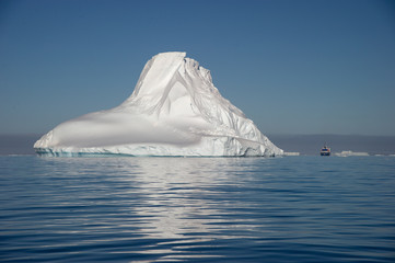 Témpanos en la peninsula Antartica.