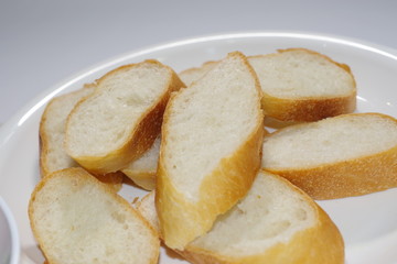 カットしたフランスパン