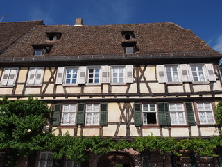 Fototapeta premium Wissembourg - Weißenburg – Weisseburch - im Elsass - mit mittelalterlichem Stadtkern 