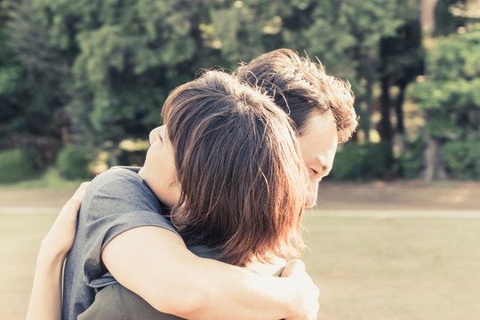 熱い抱擁（カップル・愛情表現・スキンシップ）