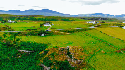 Obraz premium The coastline and cliffs on the Isle of Skye in Scotland