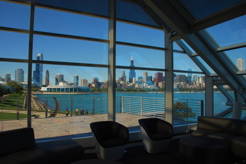 Fototapeta premium Chicago Skyline viewed from Adler Planetarium