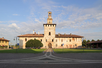 cusago, castello visconteo in lombardia in italia