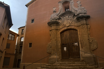 Fototapeta premium Entrada de la iglesia de la Pobla de Lillet