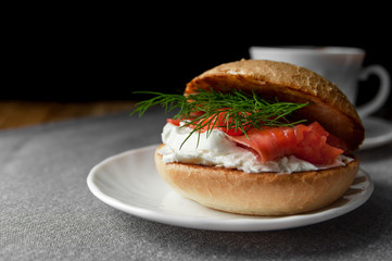 Sandwich with salmon and cream cheese