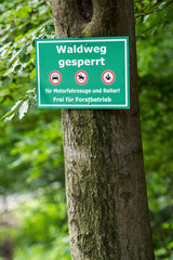 gesperrter Waldweg