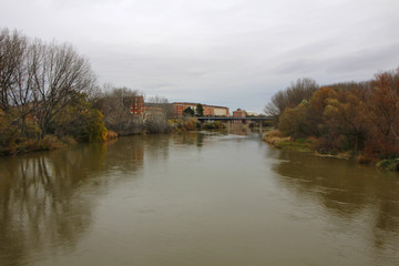 Fototapeta na wymiar Río Ebro, Logroño, España