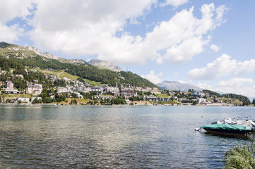 St. Moritz, St. Moritzersee, Seenplatte, Corviglia, Oberengadin, Engadin, Wassersport, Fischerboote, Wanderweg, Alpen, Graubünden, Sommer, Schweiz