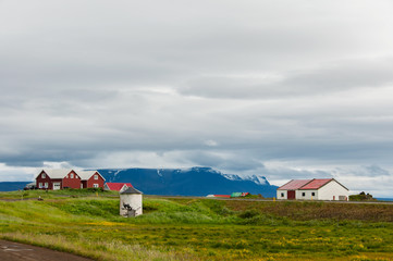 Fototapeta na wymiar Bonita e natural paisagem vulcânica na Islândia