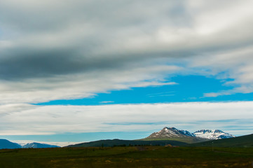 Bonita e natural paisagem vulcânica na Islândia