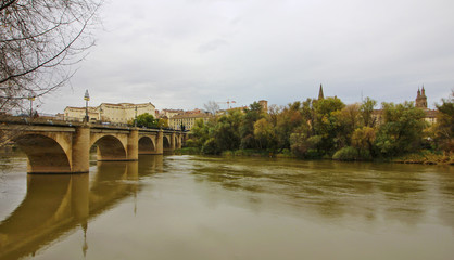 Fototapeta premium Puente de piedra, Logroño, España