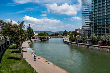 Fototapeta na wymiar Donaukanal, Wien, 2018