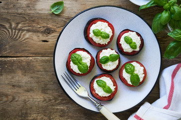 Fried eggplants with tomatoes and cottage cheese         