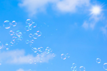 seifenblasen, sonne, himmel, natürlicher leerer hintergrund für sommerfeste und events
