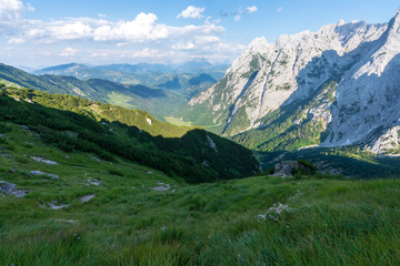 Fototapeta premium Kaiserbachtal Weg zum Stripsenjochhaus