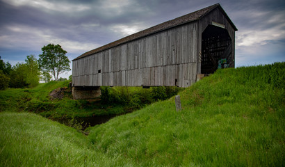 Fototapeta na wymiar rural covered bridge