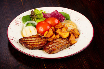 Grilled pork with vegetables