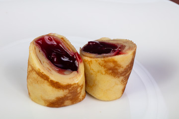 Stuffed pancake with jam