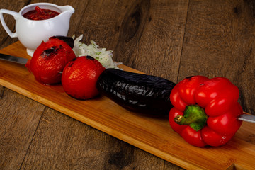 Grilled vegetables with sauce