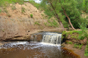Small waterfall on Sablinka River.