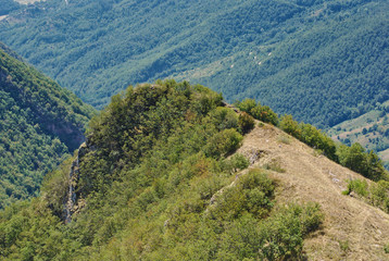 Naklejka premium Creasta di montagna