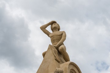 Bruckmandl Statue auf der Steinernen Brücke in Regensburg, Deutschland