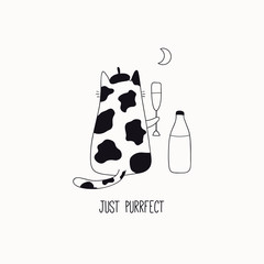Illustration vectorielle en noir et blanc dessinée à la main d& 39 un chat drôle mignon dans un béret, buvant du lait, avec citation Just purrfect. Objets isolés. Dessin au trait. Concept de design pour affiche, impression de t-shirt.