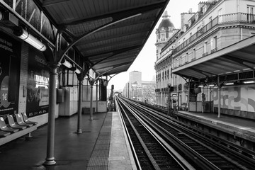 Fototapeta na wymiar Original metro station Paris