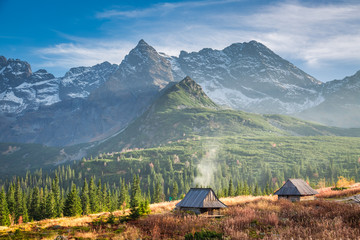 Wooden cottages in the Tatra Mountain in Poland - obrazy, fototapety, plakaty