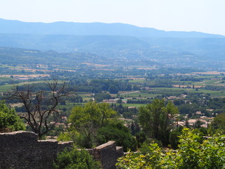 Fototapeta na wymiar View from the heights of Saint-Saturnin-lès-Apt