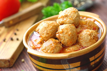 Meatballs in tomato sauce