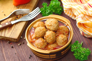 Meatballs in tomato sauce