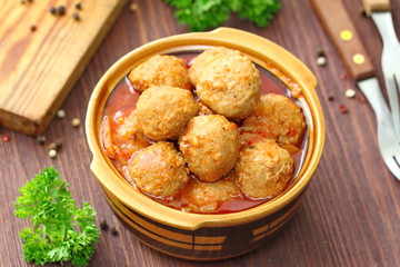 Meatballs in tomato sauce