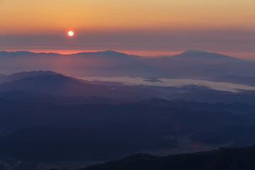 唐松岳から望む朝日