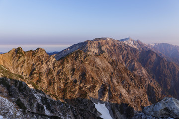 唐松岳付近からみる朝の白馬三山