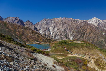 秋の八方池と不帰の嶮