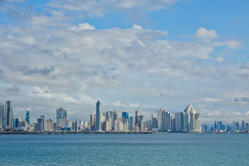 Fototapeta premium Panoramic view of the modern skyline of Panama City in the Pacific coast of Panama.