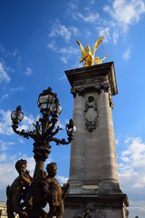 Obraz premium Details of the iconic Pont Alexandre III over the Seine in Paris