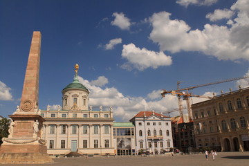 Naklejka premium Potsdam; Alter Markt mit Obelisk, Rathaus und Mueum Barberini 2018