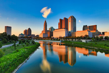 Fototapeta na wymiar Columbus, Ohio is located along the Scioto River. The Scioto Mile park offers lifestyle activities for residents and visitors and is a popular downtown tourism attraction.