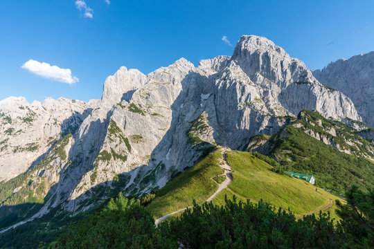 Kaiserbachtal Weg zum Stripsenjochhaus