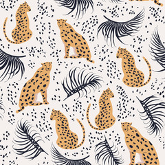 Cheetah with palm leaves seamless pattern. Summer paradise in tropical jungles with wild animals, and fantastic florals. © lidiebug