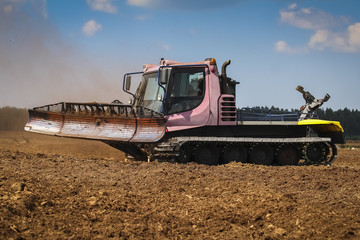 Special machine for peat extraction