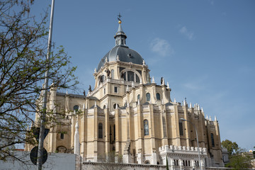 Fototapeta na wymiar Almudena Cathedral
