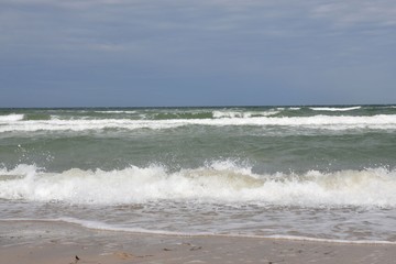 Hohe Wellen an der Ostsee