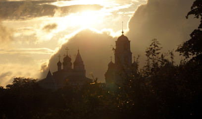 Obraz premium Nikitsky Monastery in Pereslavl at sunset